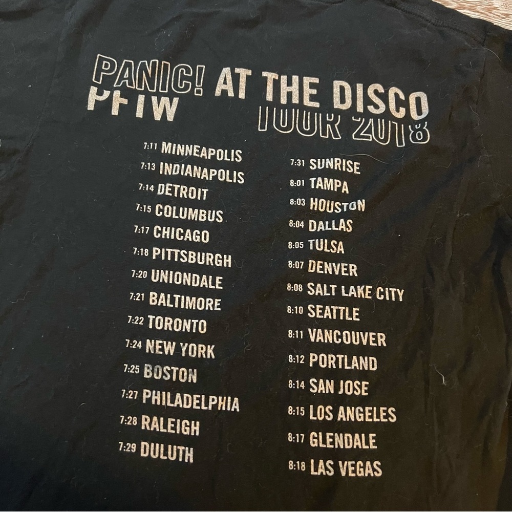 💚Panic at the Disco t-shirt - Picture 3 of 4